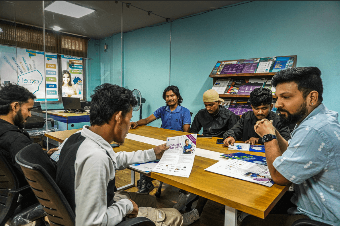 Career Counsellor guiding students